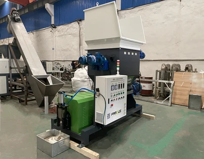 Why is it Worth Investing in FAMOUS Foam Hot Melting Machine?