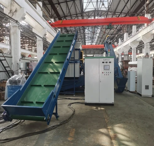 Swing Arm Type Single Shaft Shredder Machine