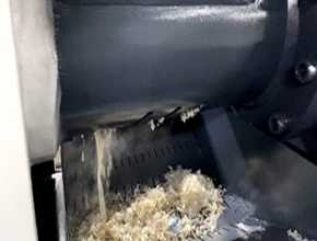 First stage extruder barrel drainage mechanism