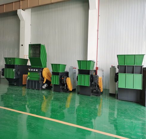 Single Shaft Shredder Machine (Soft & Rigid Materials)