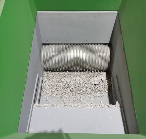 Single Shaft Shredder Machine (Soft & Rigid Materials)