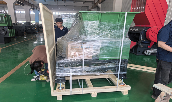 Crusher part packing