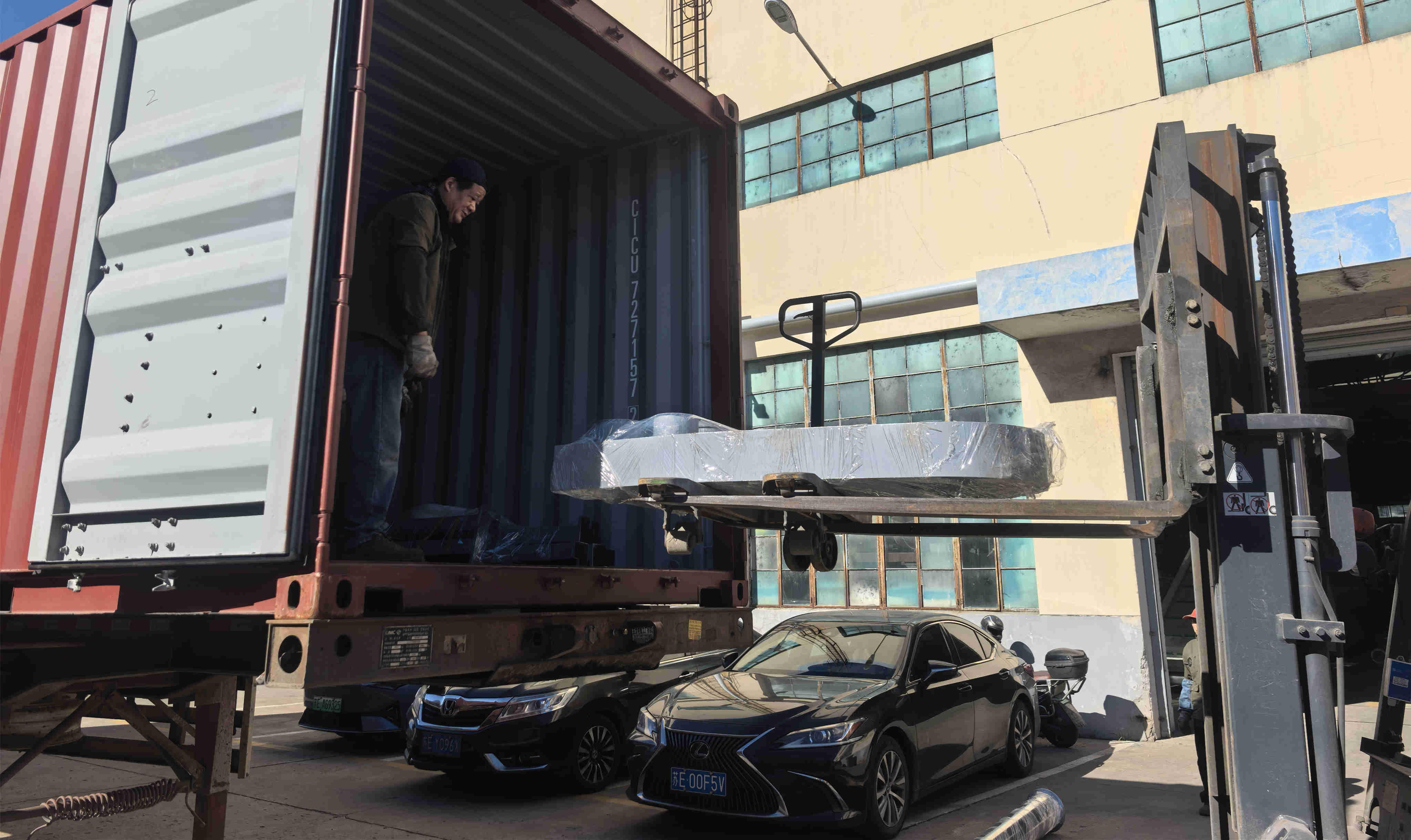 container loading
